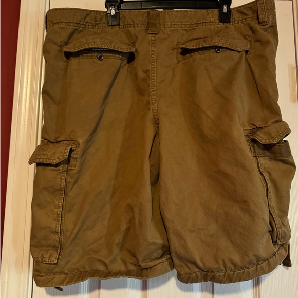 Old navy cargo shorts size 42 - Picture 2 of 4